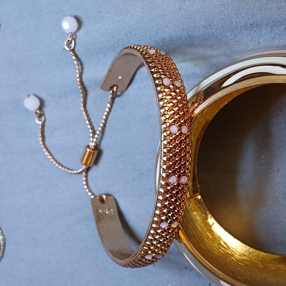 QUARTZ enhanced slide bracelet.NRQ